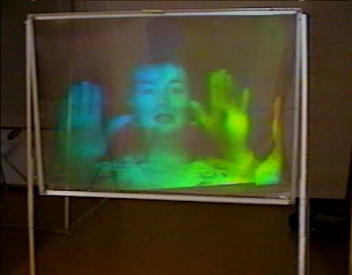 televida bildo antau' holografia ekrano